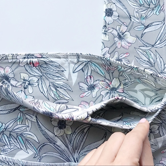 High Waisted Poppy Floral Print Workout Leggings - Picture 7 of 7